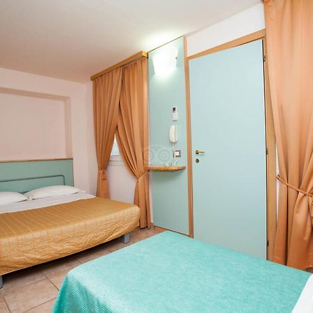 Villaggio Albatros Resort Лезина Екстериор снимка