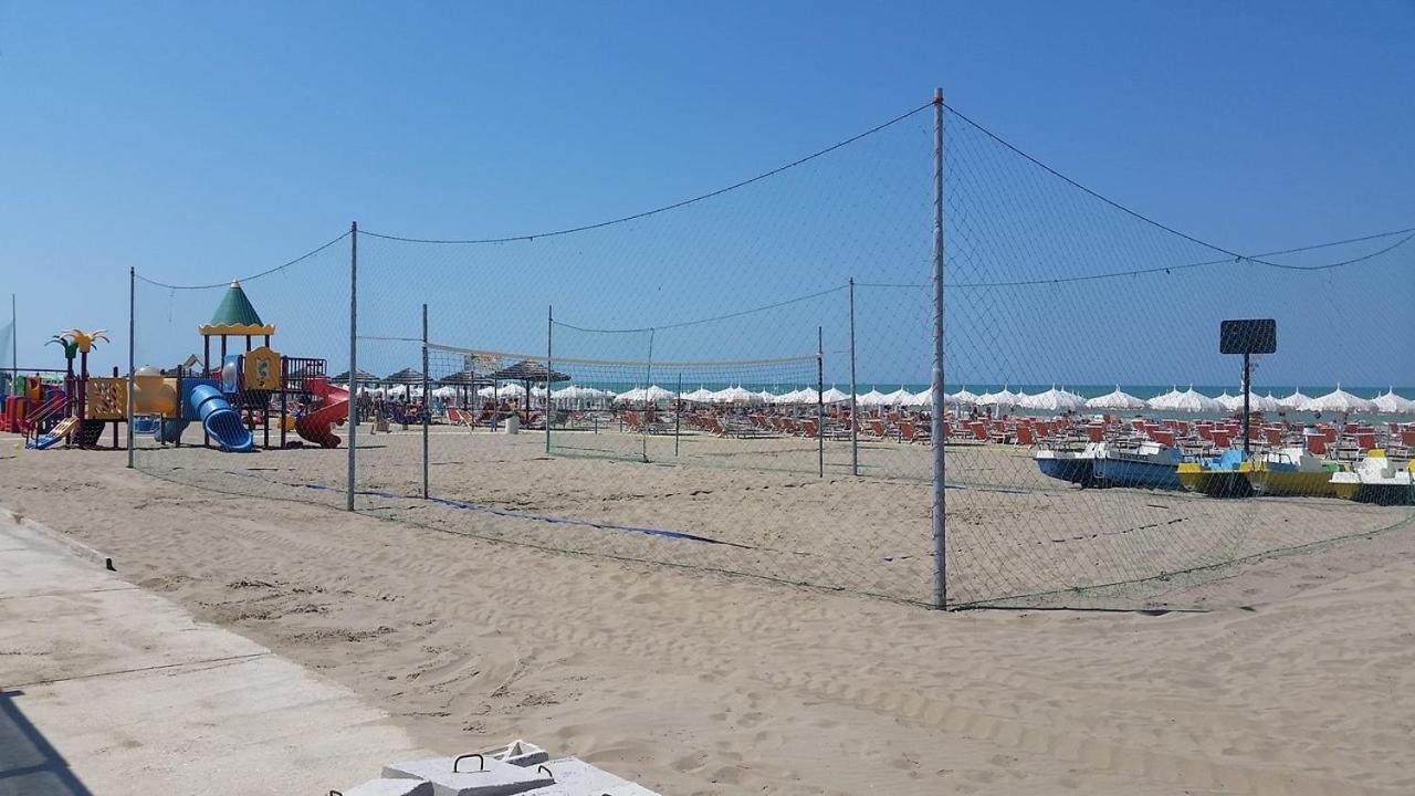 Villaggio Albatros Resort Лезина Екстериор снимка