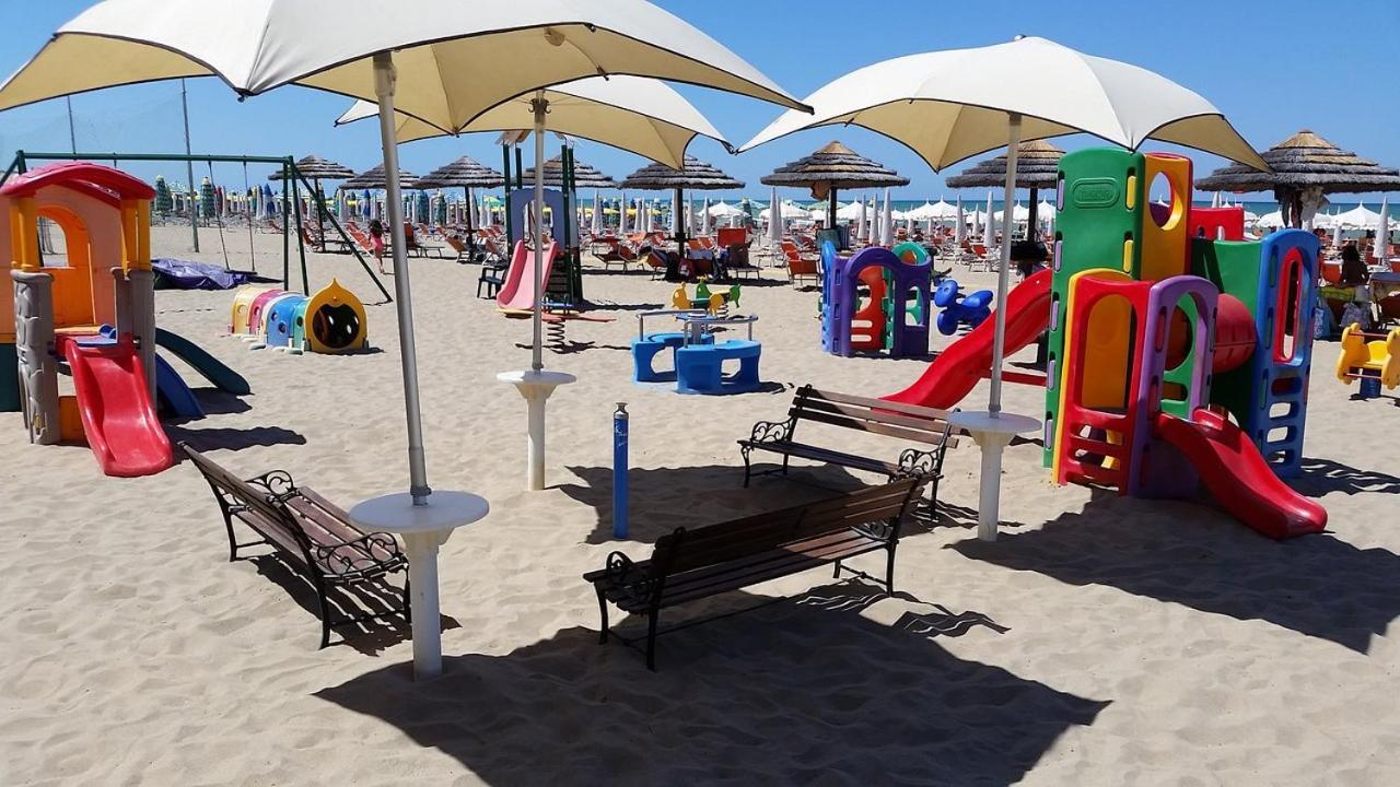 Villaggio Albatros Resort Лезина Екстериор снимка