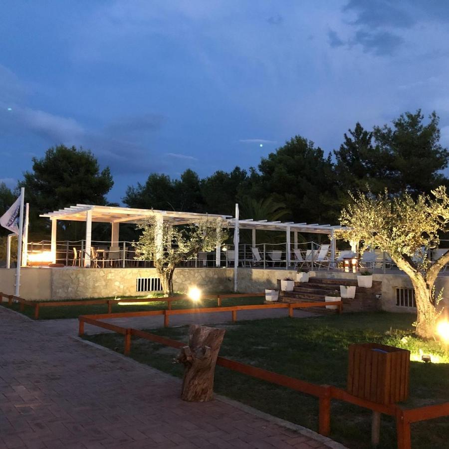 Villaggio Albatros Resort Лезина Екстериор снимка