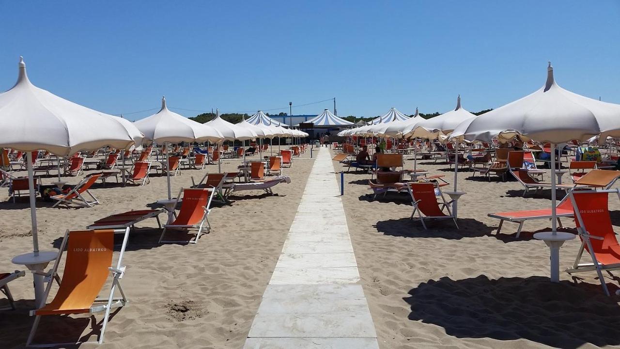 Villaggio Albatros Resort Лезина Екстериор снимка