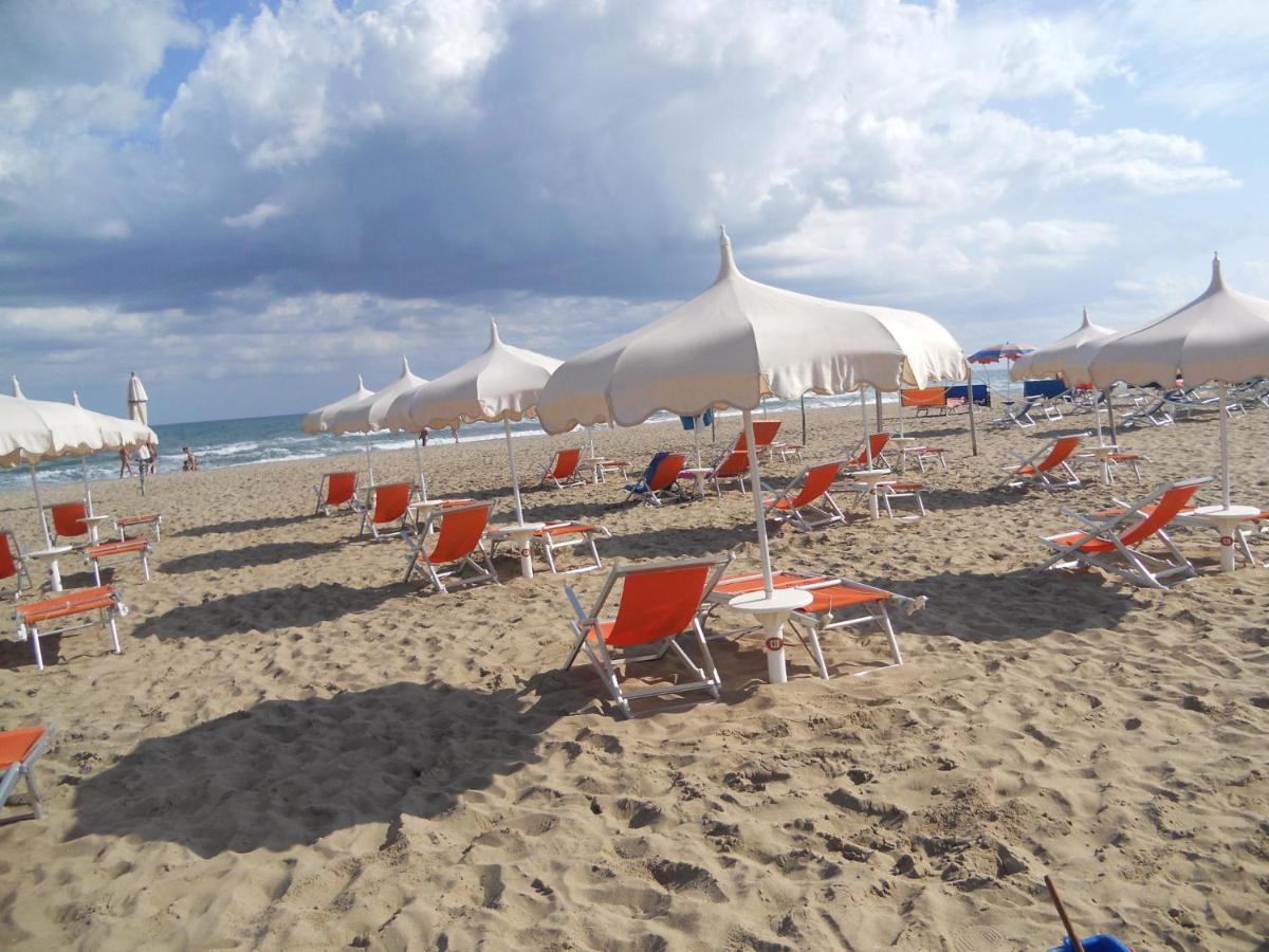 Villaggio Albatros Resort Лезина Екстериор снимка