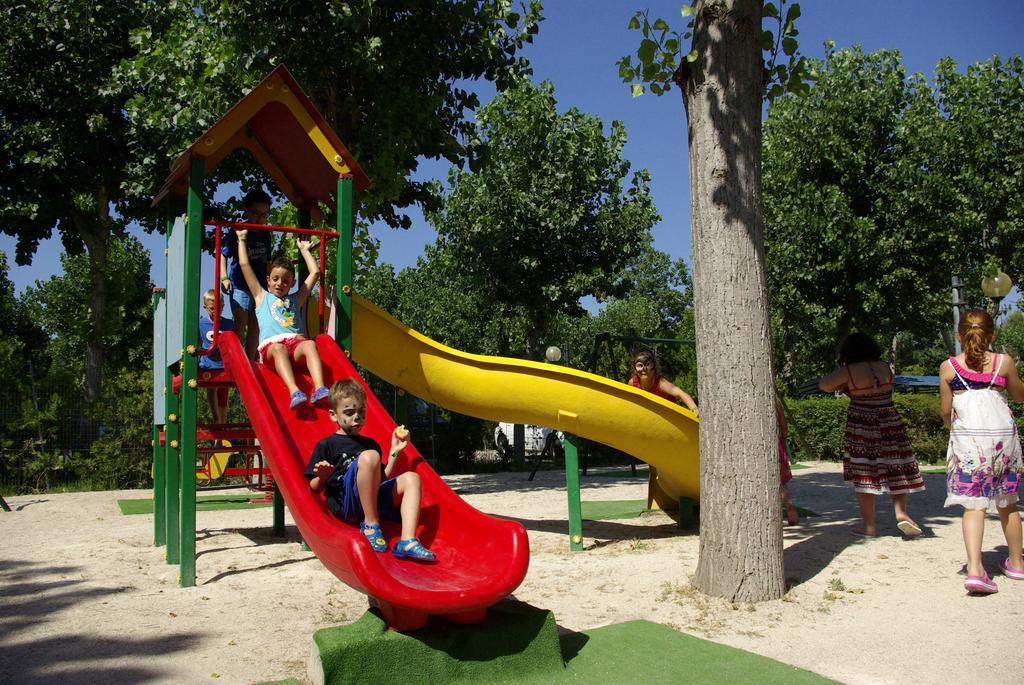 Villaggio Albatros Resort Лезина Екстериор снимка