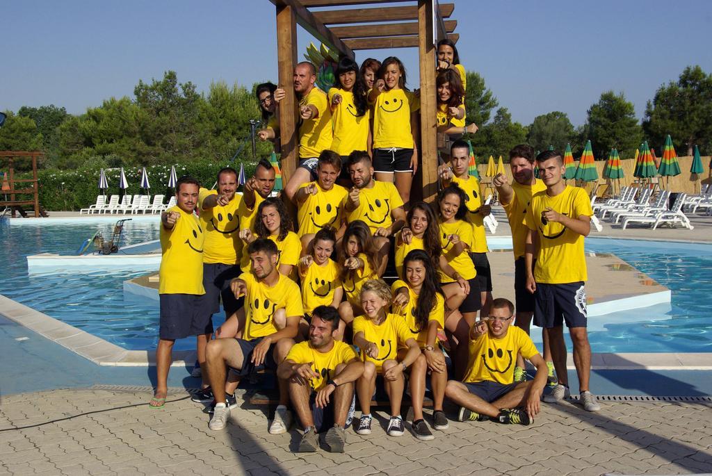 Villaggio Albatros Resort Лезина Екстериор снимка