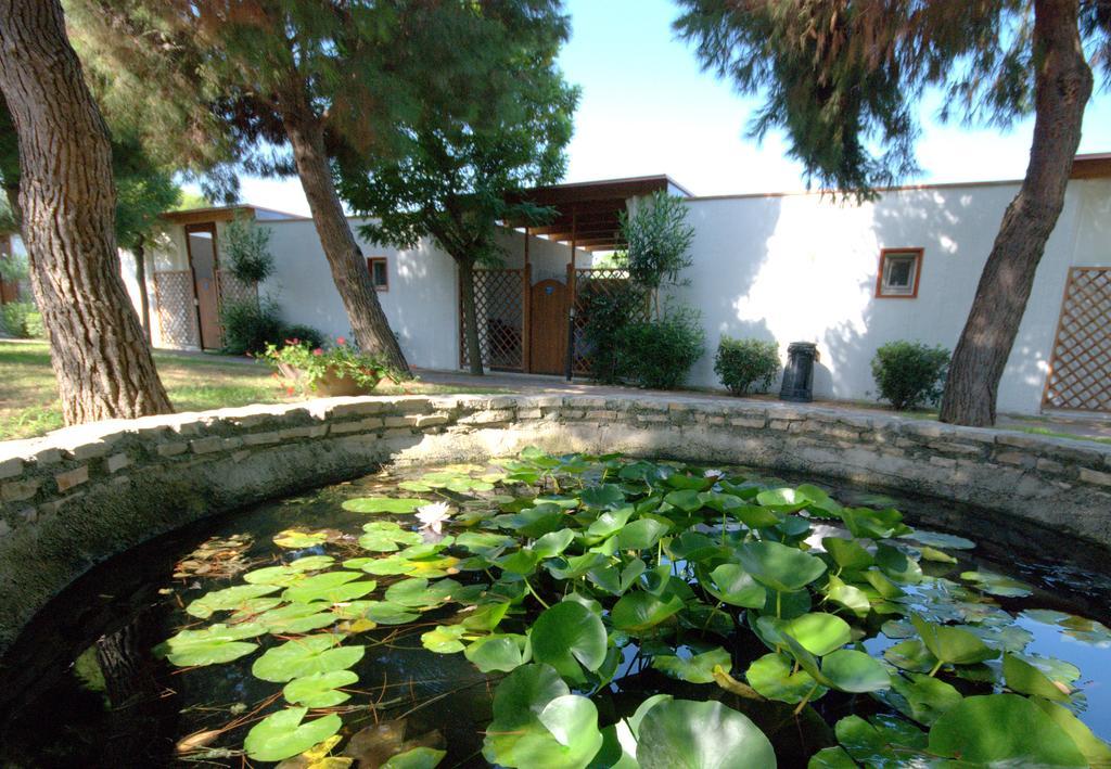 Villaggio Albatros Resort Лезина Стая снимка