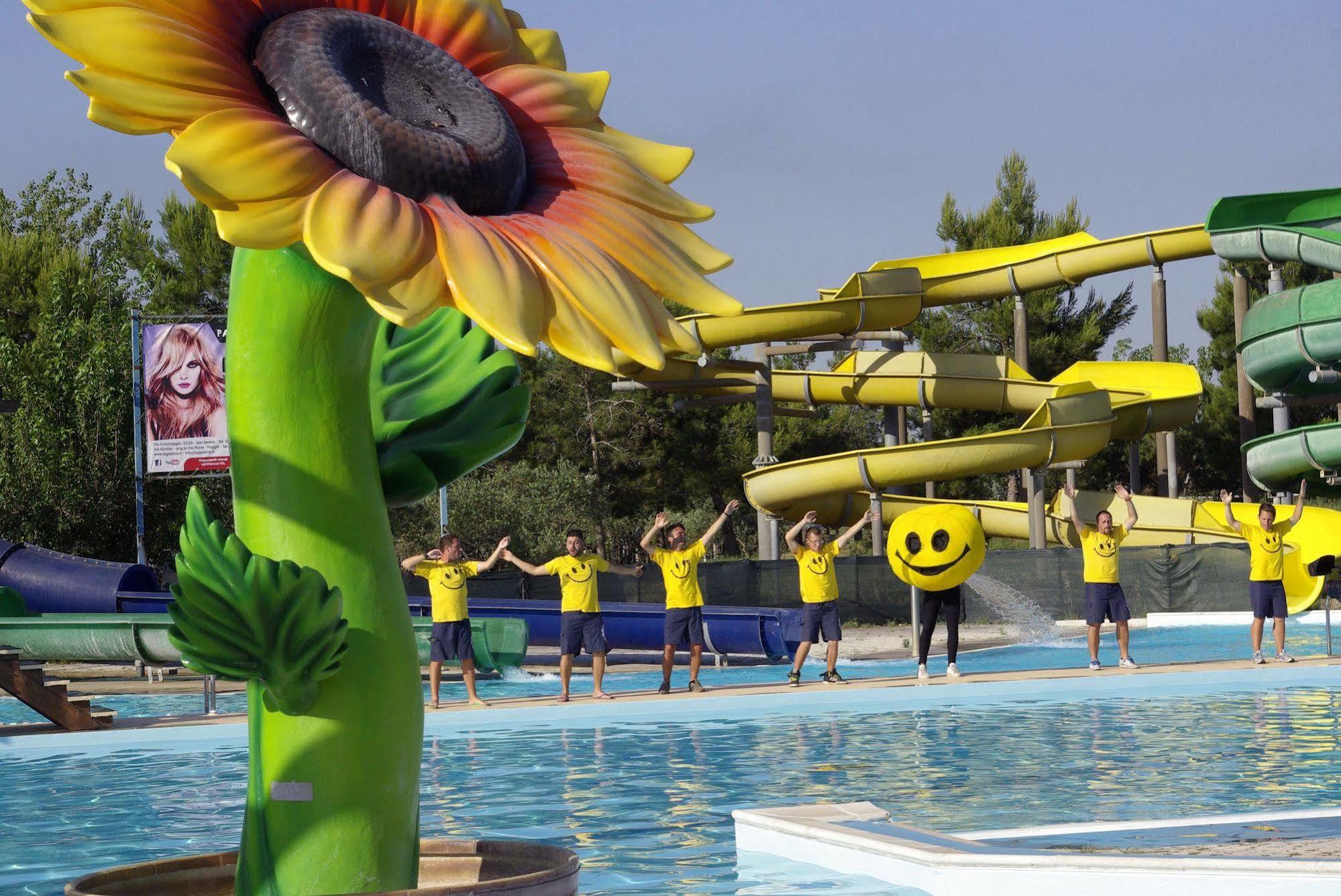 Villaggio Albatros Resort Лезина Екстериор снимка